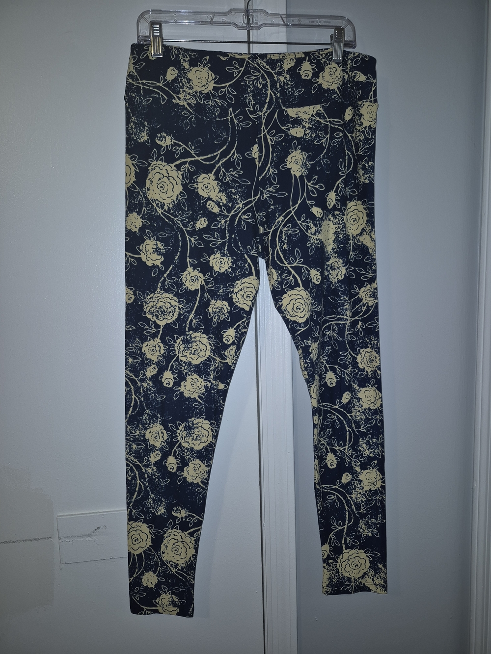 LuLaRoe Navy Floral Print Leggings - Yellow Rose Pattern Size Tall & Curvy